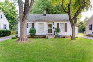 6211 Crittenden Ave, Indianapolis IN  46220-2122 exterior