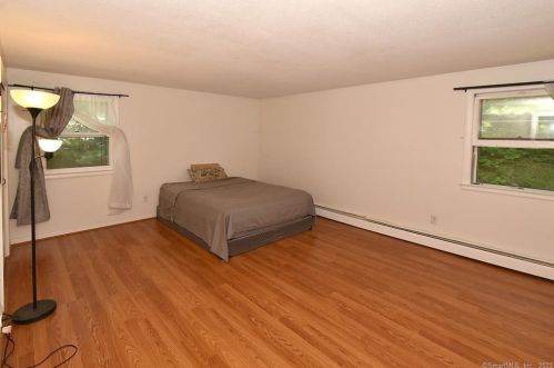 16 Ladd Rd, Ellington CT 06029-3104 exterior