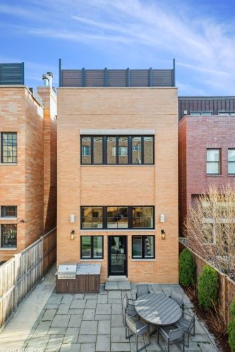 1508 Byron St, Chicago IL 60618-3709 exterior