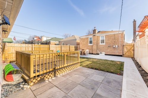 6116 Moody Ave, Chicago IL  60638-4312 exterior