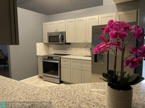 117 Sagamore Ter, Fort Pierce FL 34983-1262 exterior