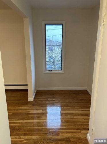 262 8th St, Palisades Park NJ  07650-4030 exterior