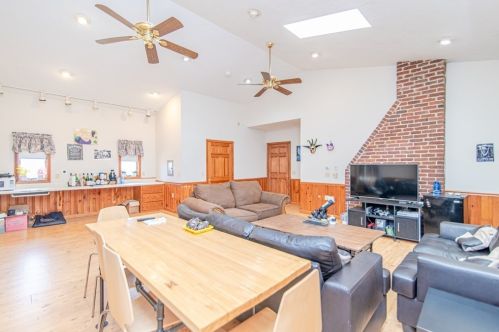 13 Ashwood St, Worcester MA 01604-3831 exterior