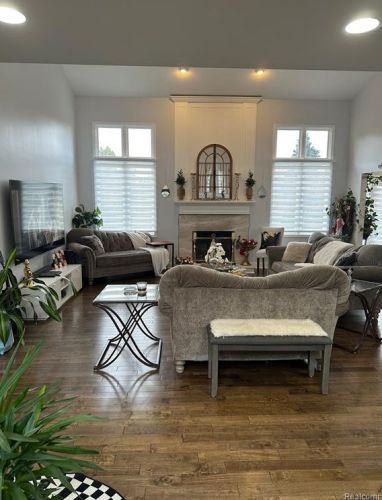 15531 Mountainside Dr, Macomb Township MI  48042-3433 exterior