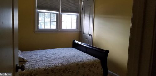 8120 Wyndam Rd, Camden NJ 08109-3221 exterior