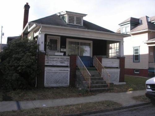 1606 Oneida St, Huntingdon, PA 16652-2322