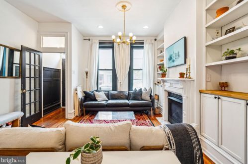 240 Fairmount Ave, Philadelphia PA  19123-2928 exterior