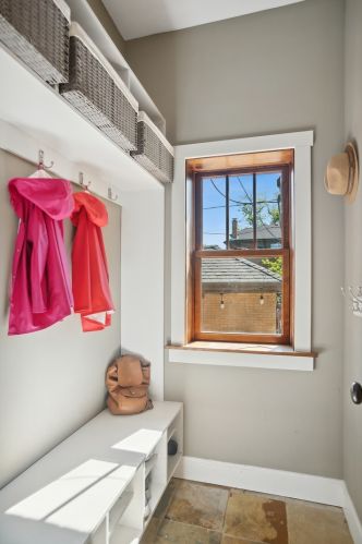 2955 Sunnyside Ave, Chicago IL 60630-3923 exterior