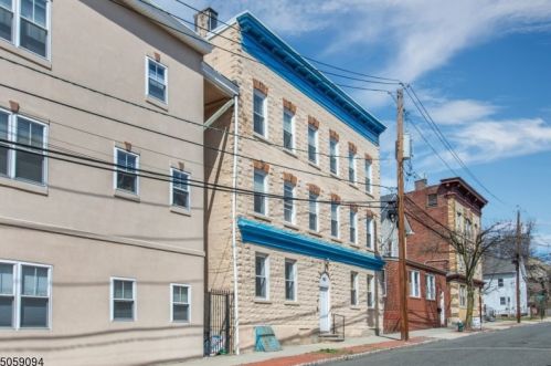 80 Bay St, Montclair NJ 07042-4862 exterior