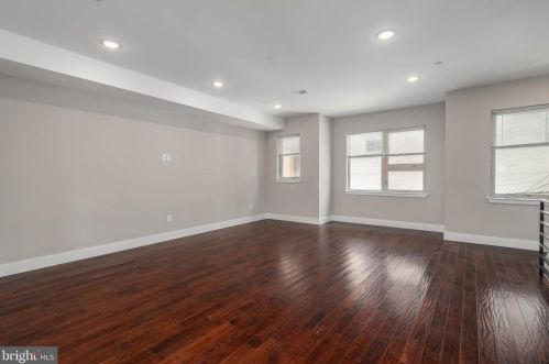 854 Leithgow St, Philadelphia PA 19123-2127 exterior