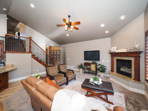 2161 Lorita Way, Sandy UT 84093-6514 exterior