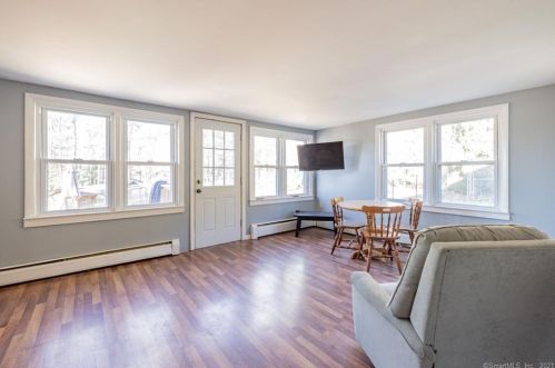 9 Jondot Dr, Enfield CT 06082-2213 exterior