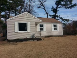 116 Willowbrook Dr, Springfield MA  01129-2032 exterior