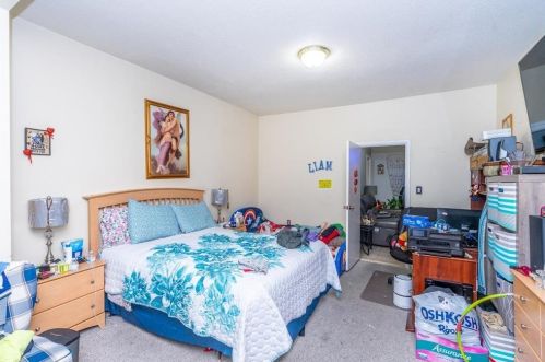 528 St, Union City NJ 07087-3856 exterior