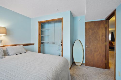 15127 Dunbar Blvd, Saint Paul MN 55124-6840 exterior