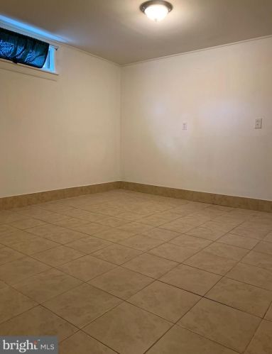 602 1st St, Rockville MD 20850-1567 exterior