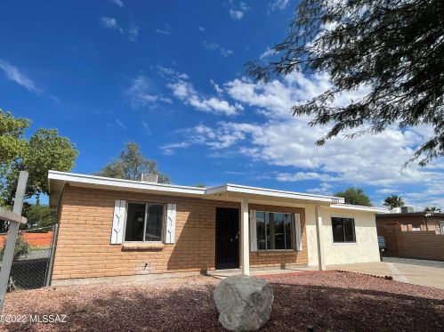 2051 Canada St, Tucson, AZ 85706-3401