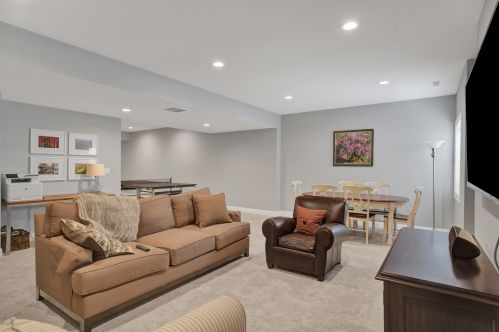 292 Fremont Ave, Elmhurst IL 60126-2200 exterior