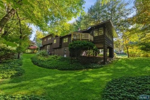 11 Maple Ave, Demarest NJ  07627-2404 exterior