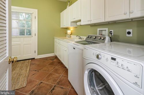 51 Grasmere Way, Princeton NJ 08540-7548 exterior