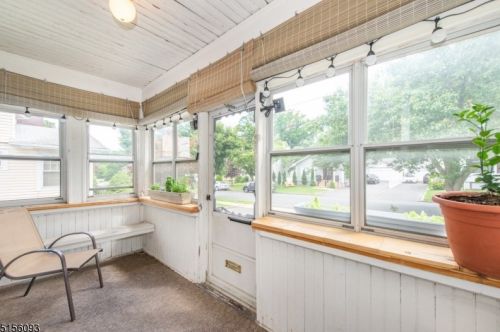 31 Clinton Ave, Springfield, NJ 07081-1816