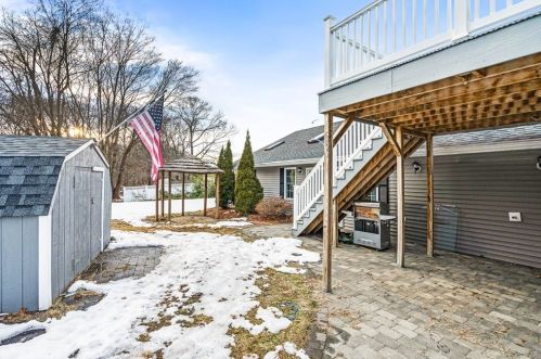 7 Azalea Ln, Peabody MA 01960-4602 exterior