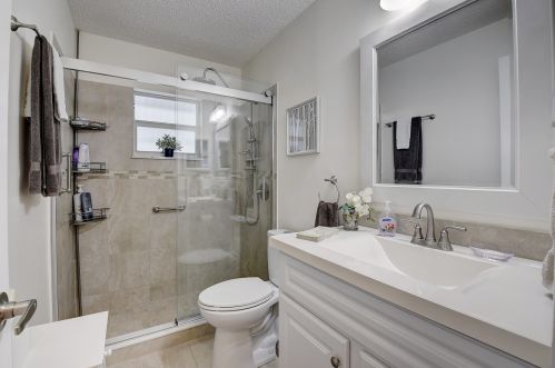 1719 18 St, Boynton Beach FL 33426-6413 exterior