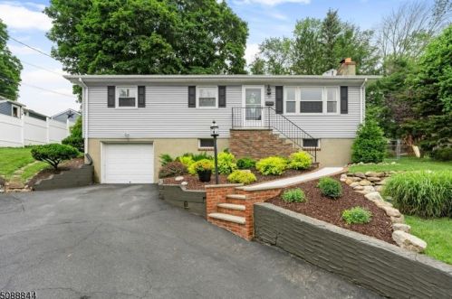 22 Cherry Tree Ln, Sparta, NJ 07871-2212