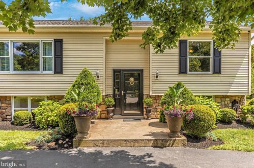 913 Oak Dr, Pottstown, PA 19464-7103