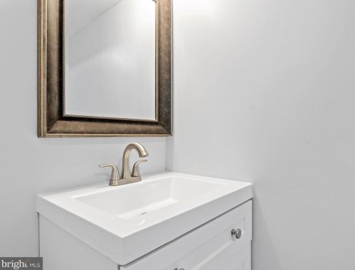 6634 Guyer Ave, Philadelphia PA  19142-2603 exterior