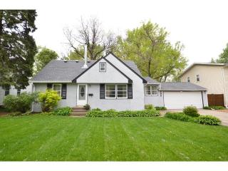 1056 Roma Ave, Saint Paul, MN 55113-6528
