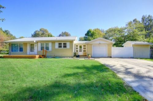 1008 Victor St, Champaign, IL 61821-4808