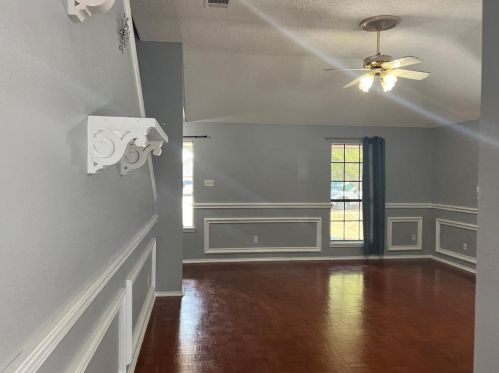 4712 Castleman Dr, Austin TX  78725-1720 exterior