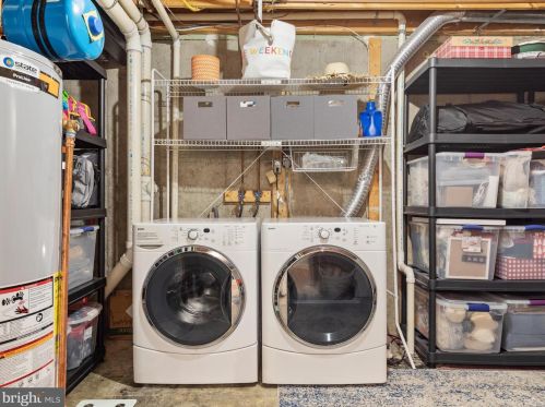 6070 Alexander Ave, Alexandria VA  22310-4382 exterior