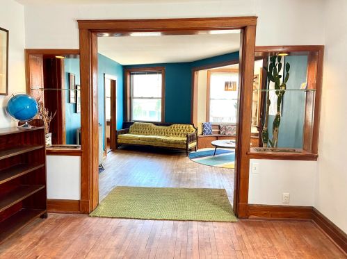 1985 Muskego Ave, Milwaukee WI 53204-3600 exterior