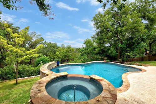 12804 Capella Trl, Austin TX 78732-1934 exterior