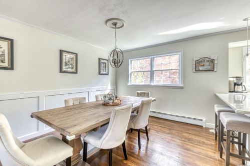 180 Cockonoe Ave, Babylon NY 11702-1904 exterior