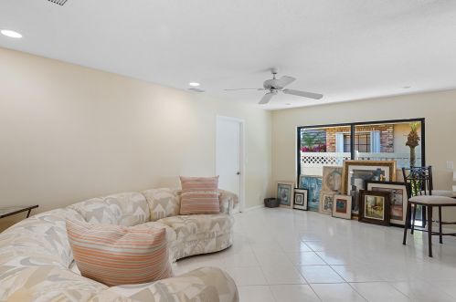 6900 Bitterbush Pl, Boynton Beach FL 33472-2902 exterior
