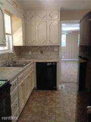 608 Robison Dr, Birmingham AL  35215-8124 exterior