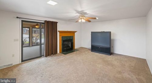 106 Lee Ann Ct, Hanover PA 17331-9560 exterior