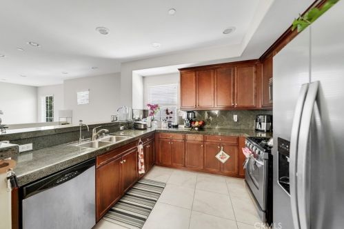 15231 Calverton Way, Tustin CA  92782-1737 exterior