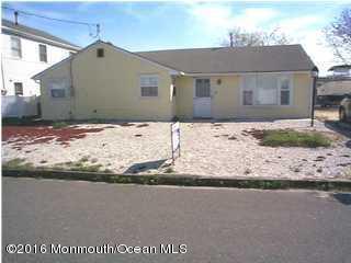 218 Rosewood Dr, Berkeley Township, NJ 08721-3120
