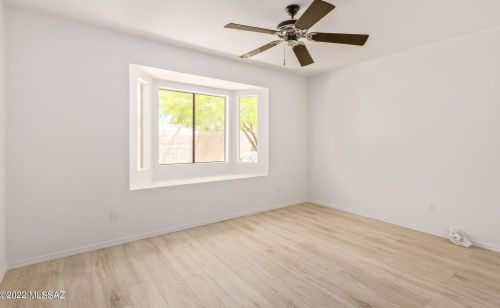 9961 Falcon Point Dr, Tucson AZ 85730-6129 exterior