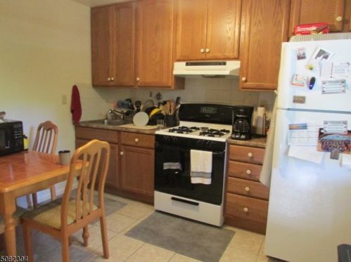 12 Carpenter Pl, Cranford NJ 07016-2539 exterior