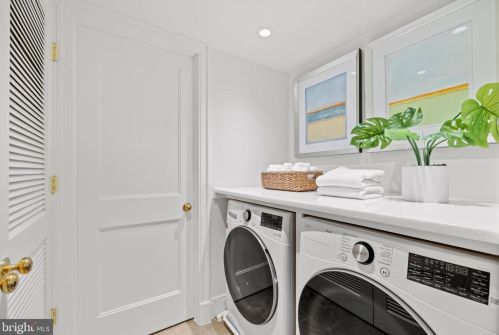 1667 Avon Pl, Washington DC 20007-2959 exterior