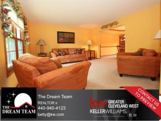 33125 Brackenbury Dr, Cleveland, OH 44139-5783