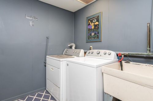 8632 Bottsford Ave, Milwaukee WI 53228-2838 exterior