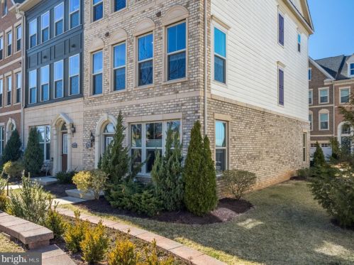 3143 Ft Lincoln Dr, Washington DC 20018-4311 exterior