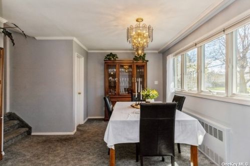 16 Dovecote Ln, Commack NY 11725-2707 exterior