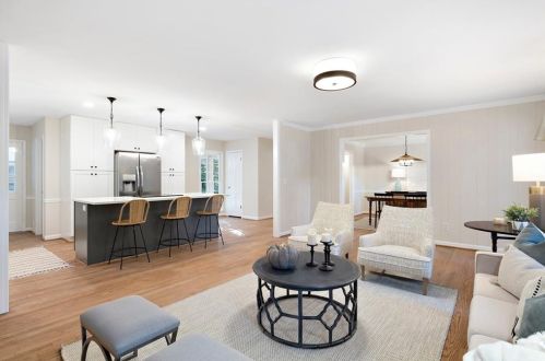 7330 Hunters Branch Dr, Atlanta GA  30328-1721 exterior